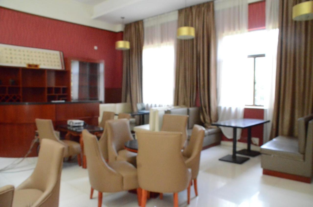 Soluxe Club International Hotel Ναϊρόμπι Εξωτερικό φωτογραφία